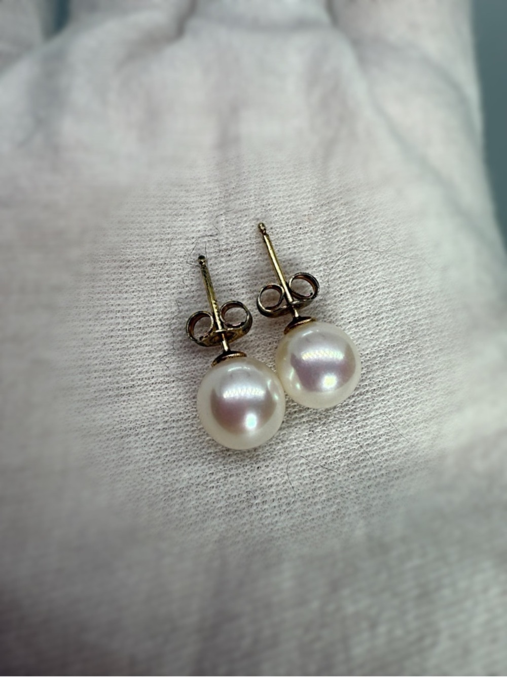 Classic 8mm White Pearl Stud Earrings - Elegant Women's Jewelry - Picture 6 of 9